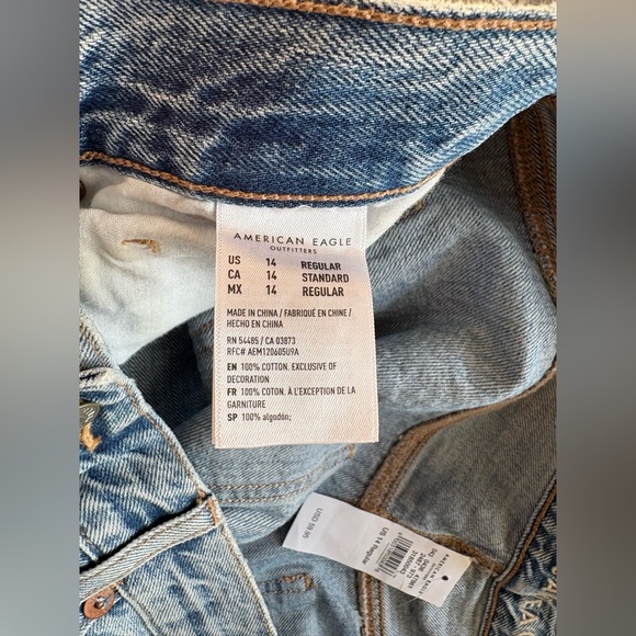 American Eagle Highest Rise Mom Jeans - Picture 4 of 7